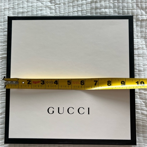 Square Gucci empty box with tissue - Picture 2 of 5
